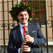 Laureato in Economia Aziendale impartisce lezioni di Economia